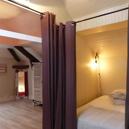 Holiday home 6 Pers Avec Piscine, Terrasse Et Parc, Ideal Randos Et Detente - Fr-1-489-436 Arfeuilles